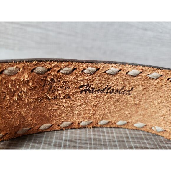 Vintage TONY LAMA Hand Tooled "PAT" LEATHER BELT - SIZE 28 - Made in USA - Picture 12 of 14